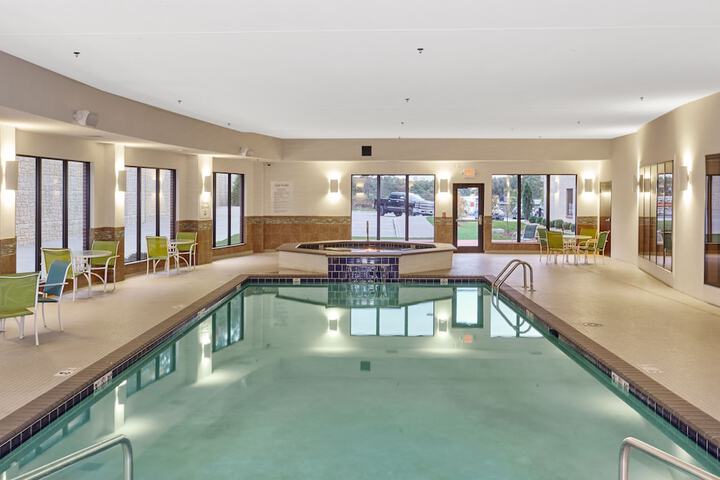 Holiday Inn Express Hotel & Suites Columbia Univ Area-Hwy 63 by IHG