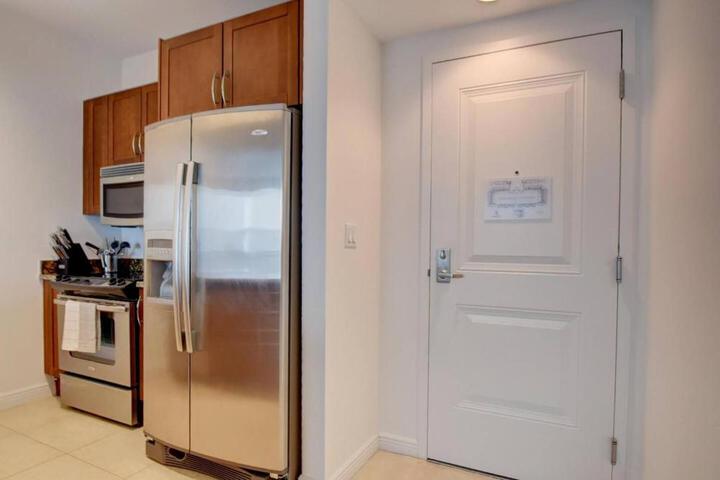 One bedroom in Lux condoCasa Costa! wbeachpass!