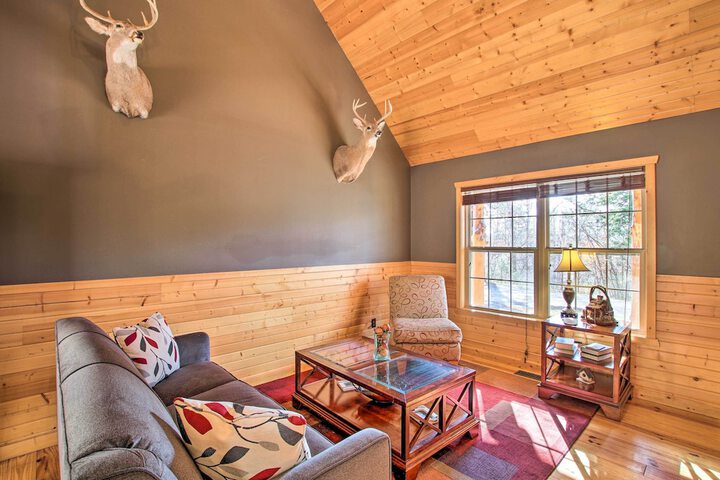 Close to Vineyards: Updated New Haven Retreat!