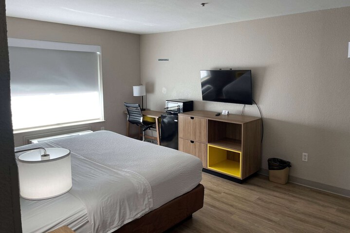 Room 14 of 19
