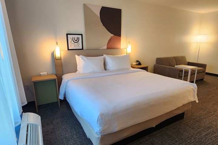Room 19 of 36