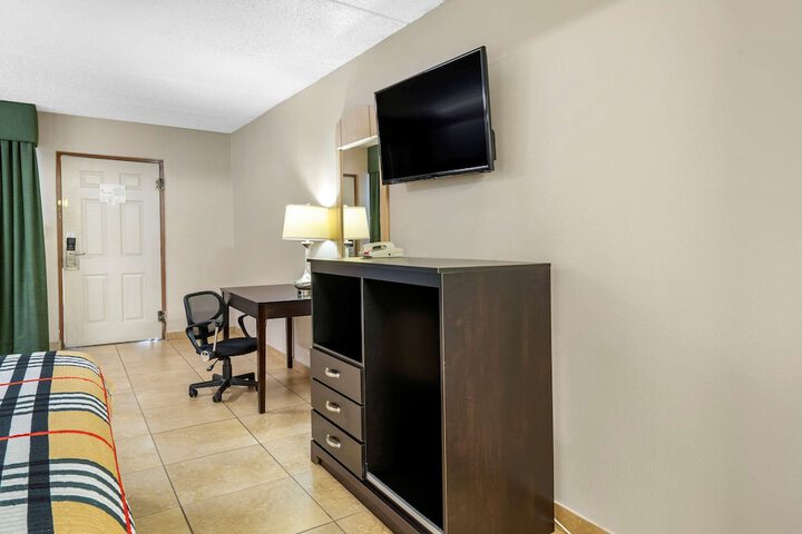 Room 19 of 27