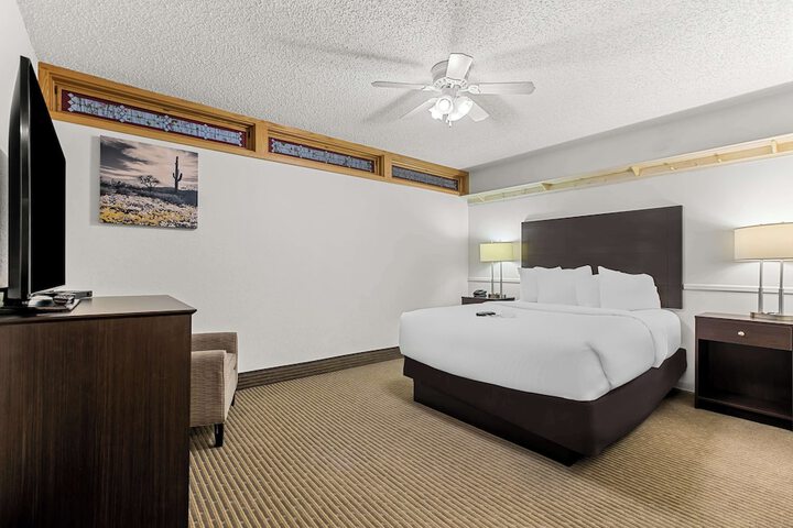 Room 13 of 71