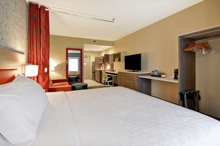 Room 17 of 39