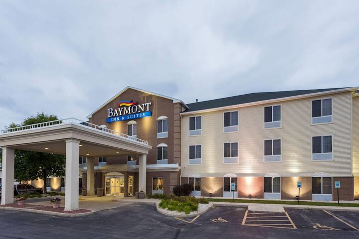 Baymont by Wyndham Waterford / Burlington WI