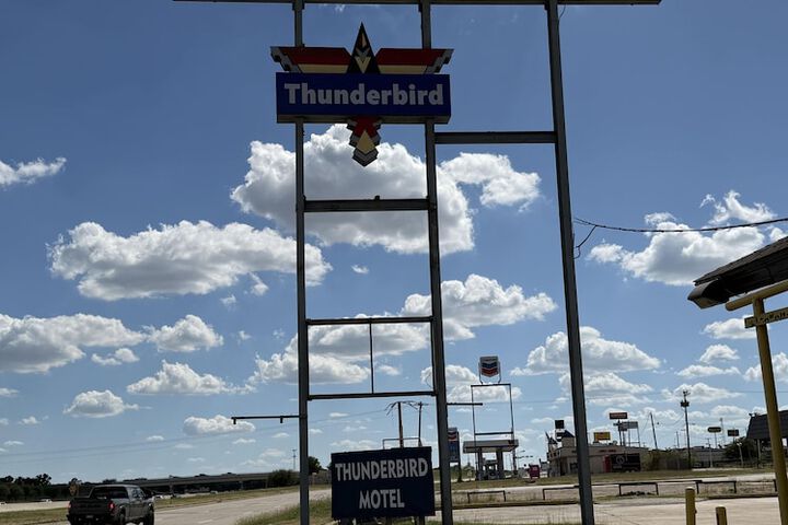 Thunderbird Motel Hillsboro