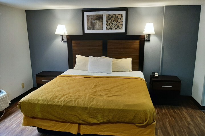 Room 18 of 22