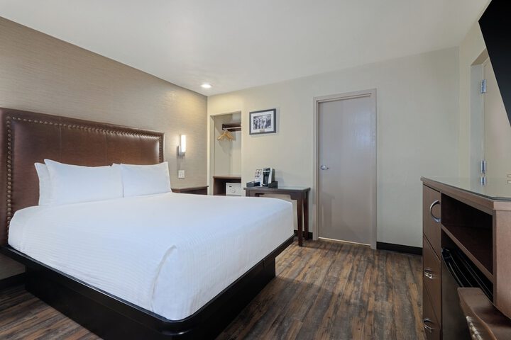 Room 104 of 149