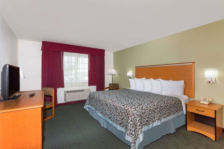 Room 8 of 27