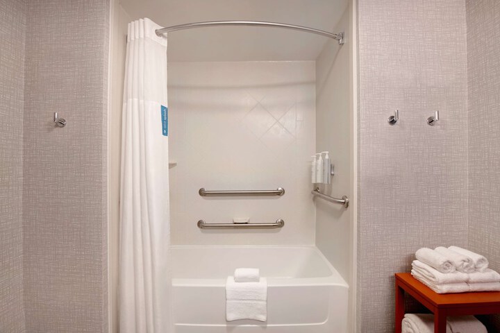 Hampton Inn Anderson / Alliance Business Park