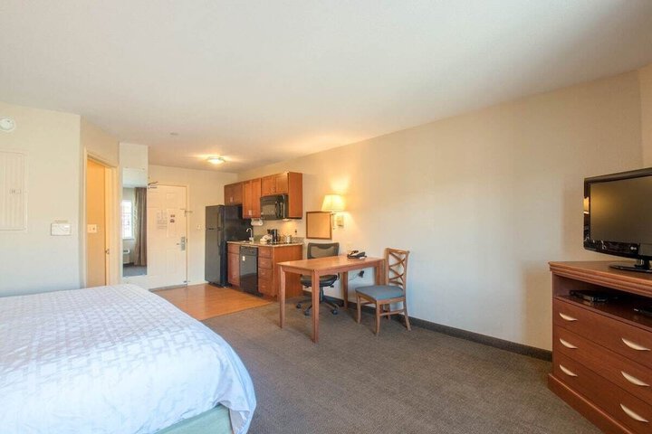 Room 17 of 36