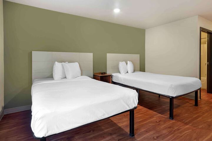 Room 16 of 27