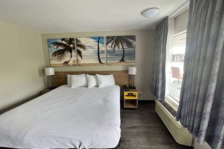 Room 13 of 27