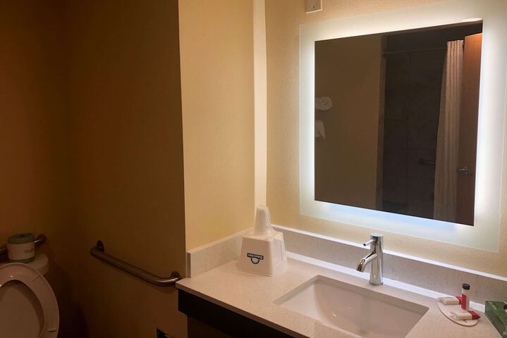 Room 14 of 24