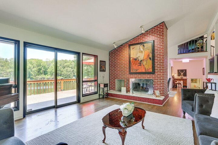 Pet-friendly Vacation Rental w / Lake Access