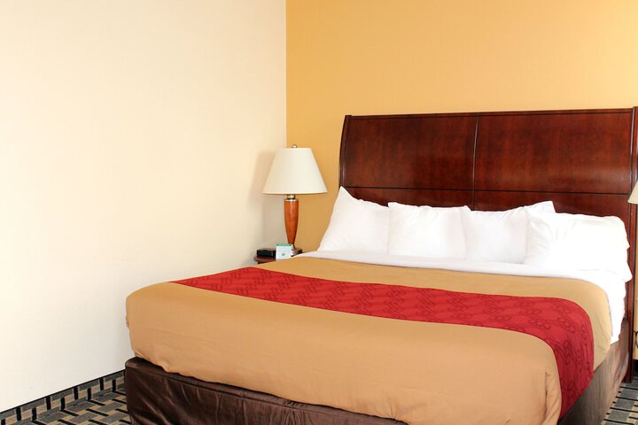 Econo Lodge Inn & Suites Brookings