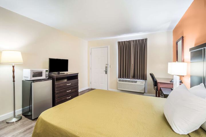 Room 15 of 18