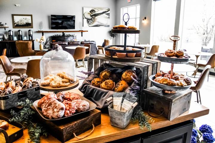 Breakfast/Coffee Service 29 of 35