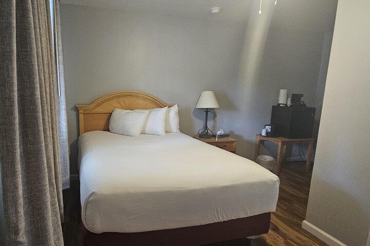 Room 12 of 79