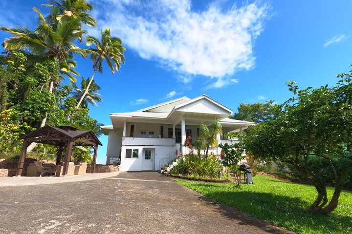 Hilo Bay Oceanfront B & B