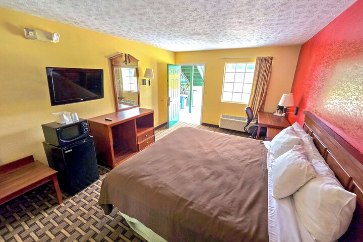 Room 15 of 30