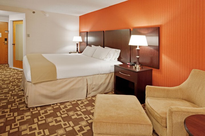 Room 16 of 38