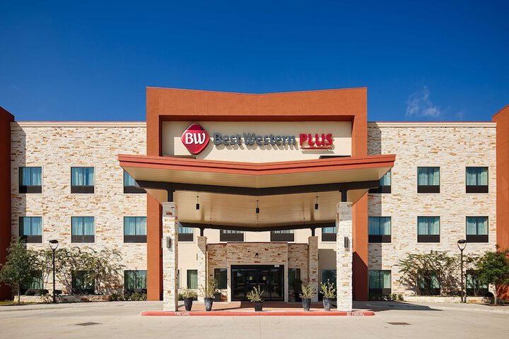 Hotel 3 of 16