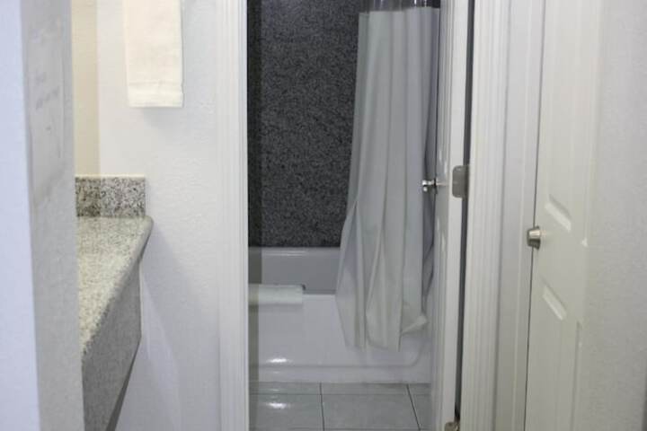 Room 8 of 16
