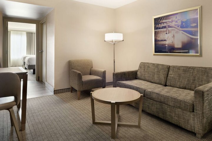 Embassy Suites by Hilton Cleveland Rockside