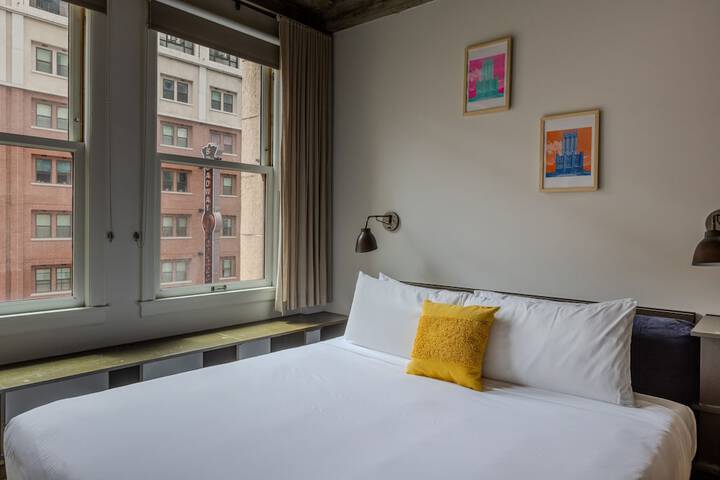 Room 55 of 102