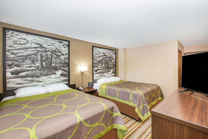 Room 14 of 19