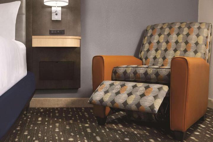 Country Inn & Suites by Radisson Auburn IN