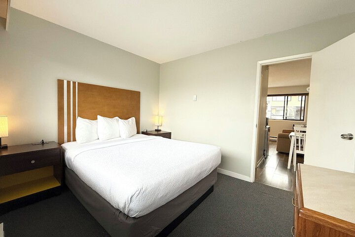 Departure Bay Motel