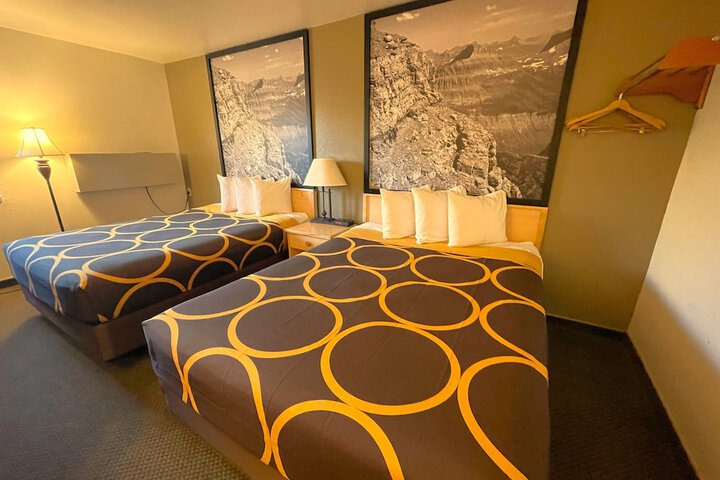 Room 28 of 46