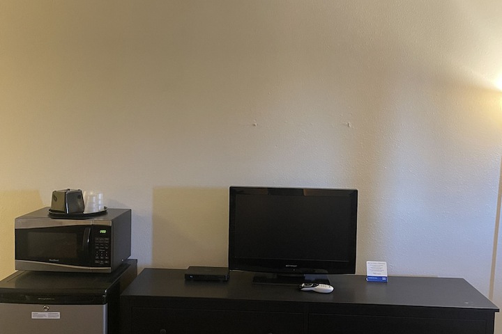 Room 11 of 19