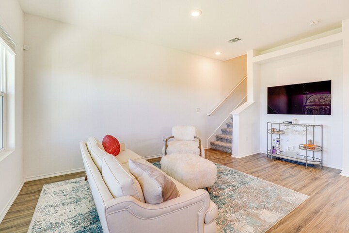 12 Mi to Dtwn Austin: Quiet Home w / Patio & Yard