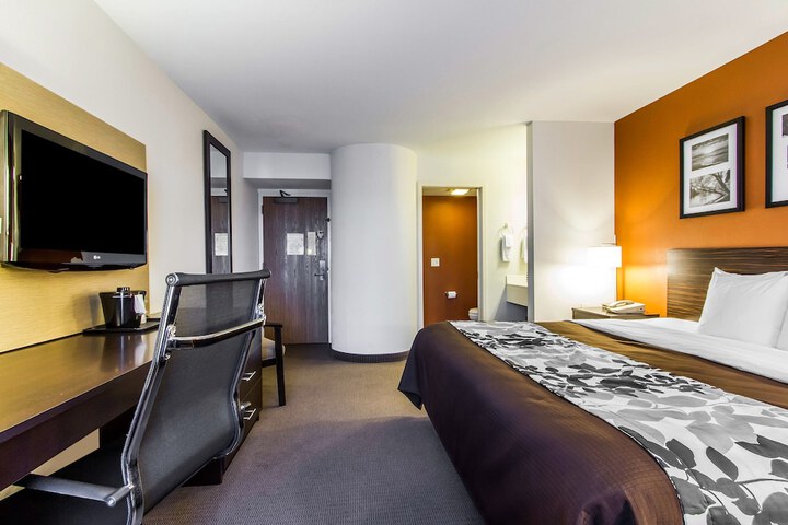 Room 29 of 61