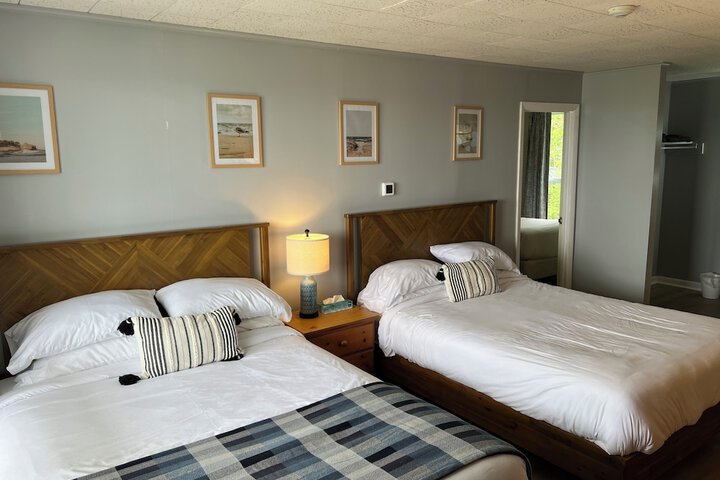 High Tide Inn