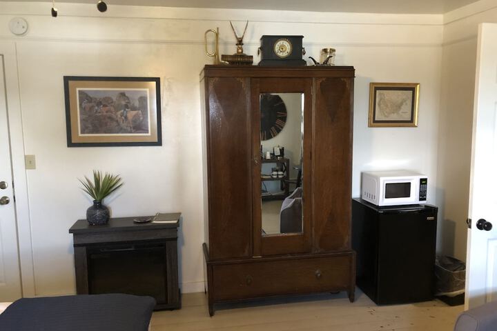 Room 9 of 64