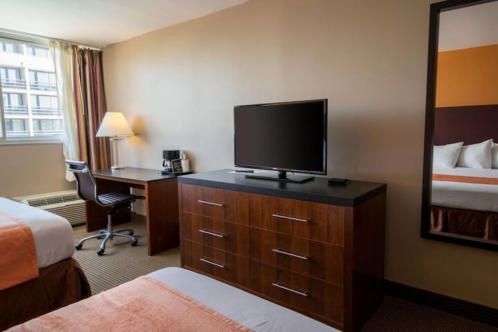 Room 7 of 16
