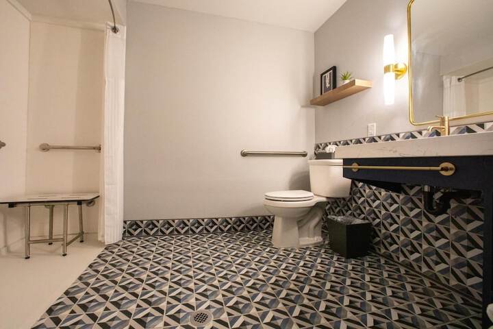Room 12 of 39