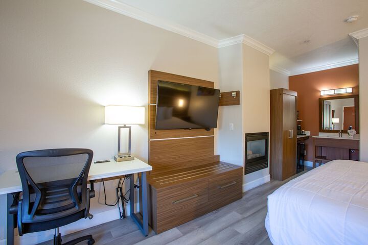 Room 16 of 50