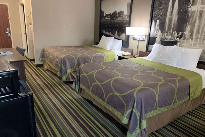 Room 11 of 39