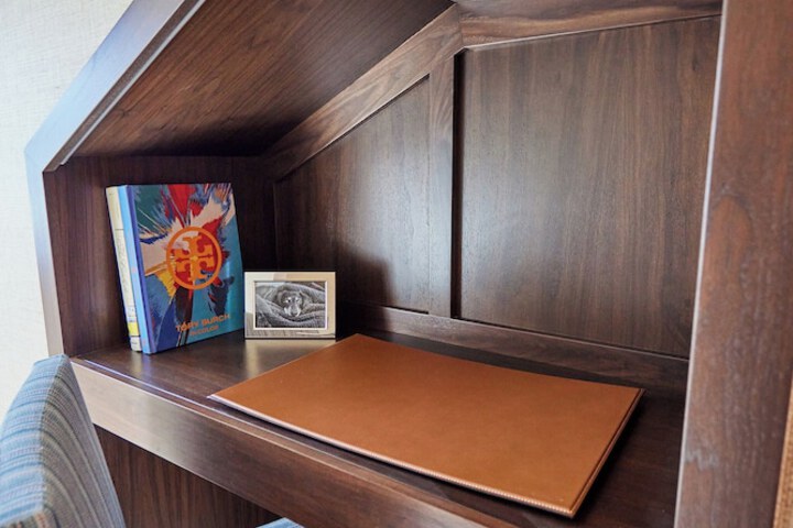 Room 21 of 32