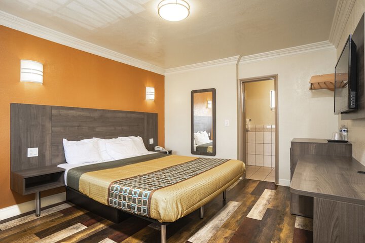 Room 20 of 37