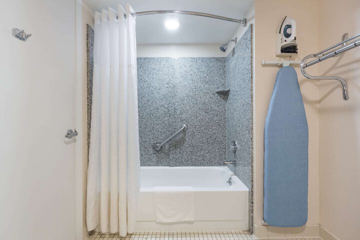 Days Inn by Wyndham Pearl / Jackson Airport