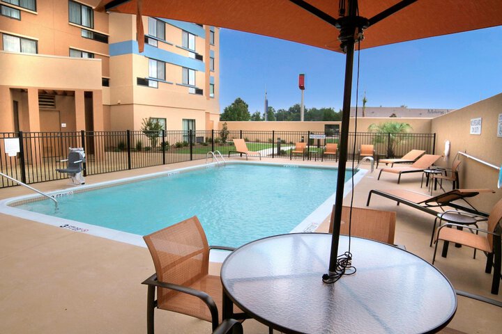Courtyard by Marriott Jackson Airport / Pearl