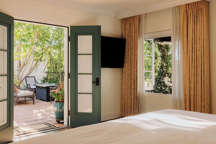 Room 28 of 174