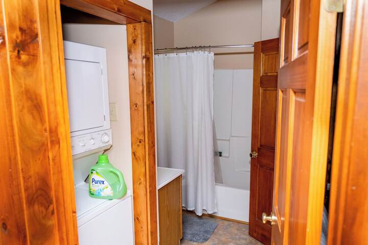 Mountain Aire Cottages Inn & Glamping