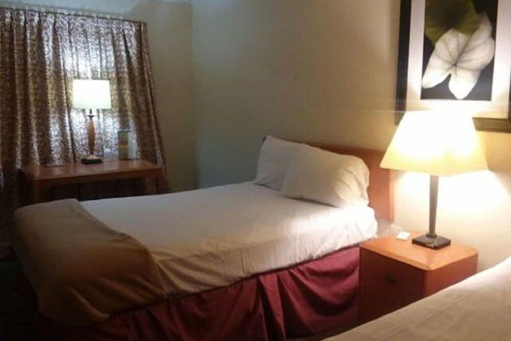Room 13 of 19